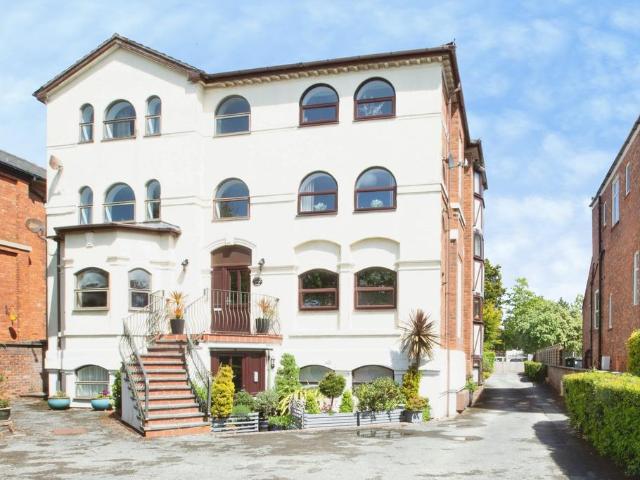 Flat for sale in Meols Cop, Southport
