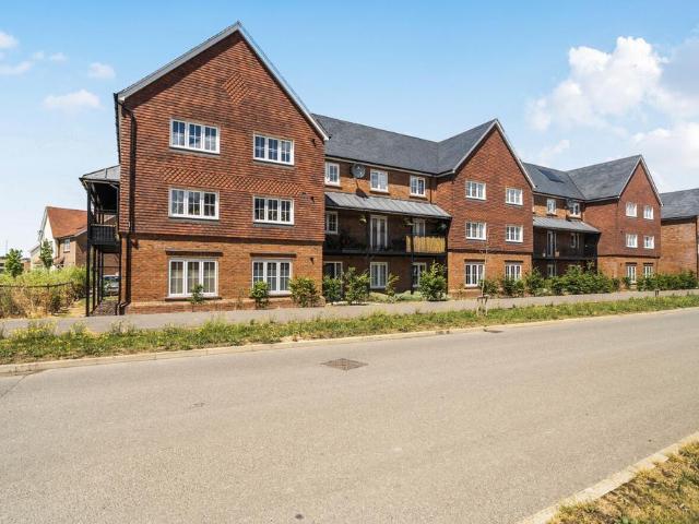 Flat for sale in Ladygrove, Berrick Salome