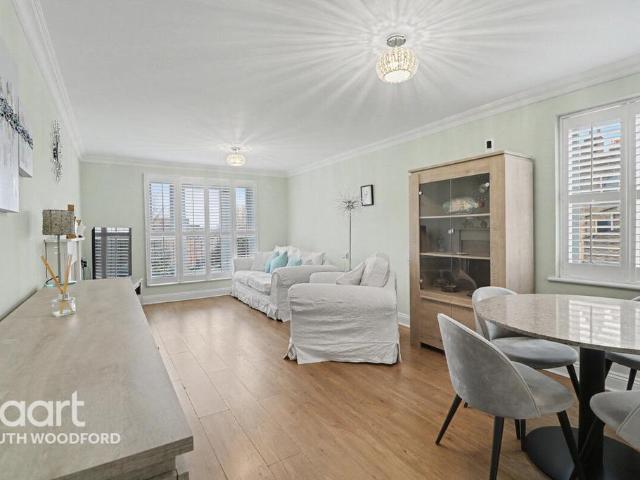 Flat for sale in Epping, Essex