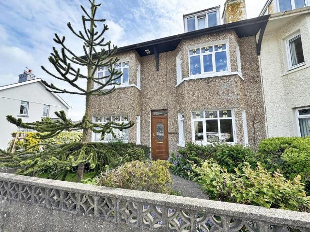 Flat for sale in Isle Of Man