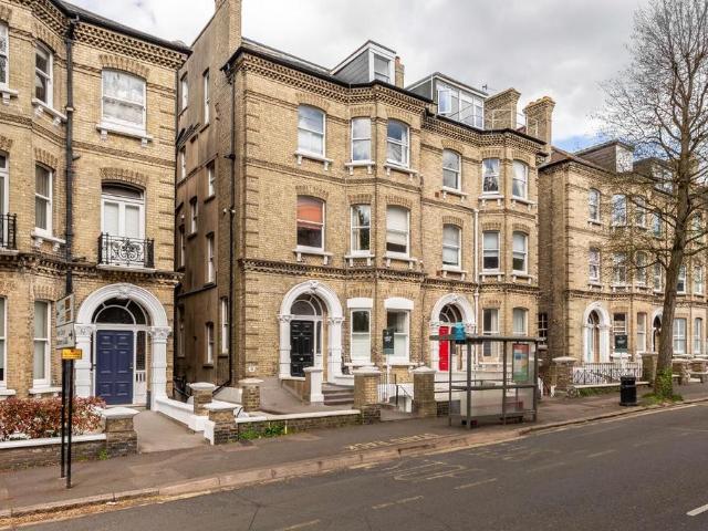 Flat for sale in Aldrington