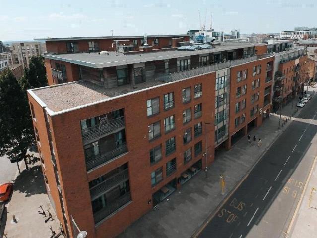 Flat for sale in Chinatown, Calderstones