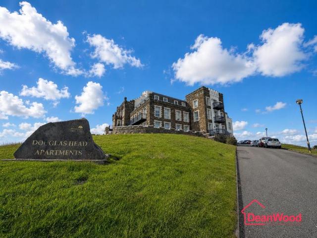 Flat for sale in Douglas, Scotland