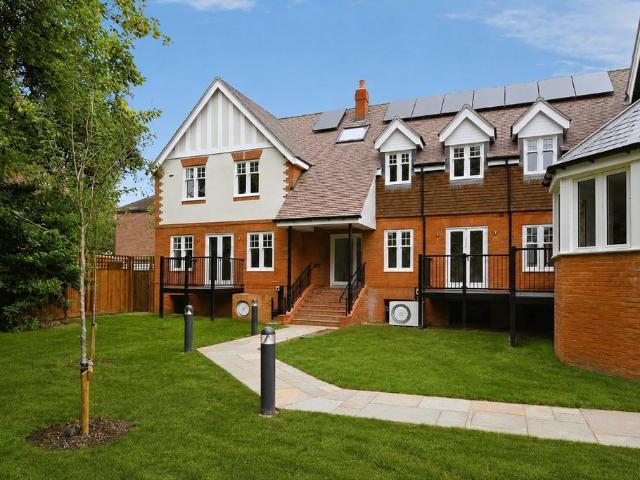Flat for sale in Swallow, Buckinghamshire