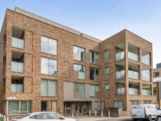 Flat for sale in London Borough of Lewisham, Greater London
