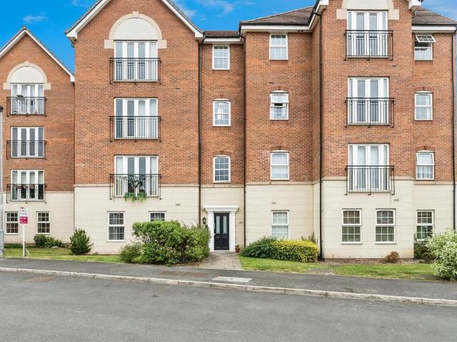 Flat for sale in Pontefract, West Yorkshire