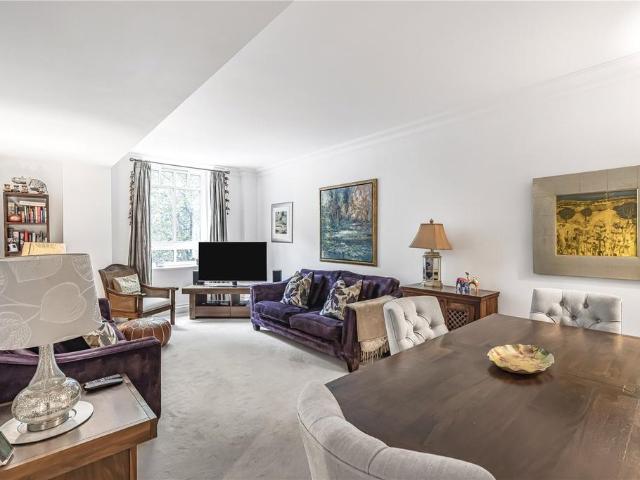 Flat for sale in Westminster, Greater London