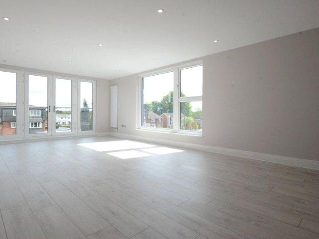 Flat for sale in Fleet, Hart