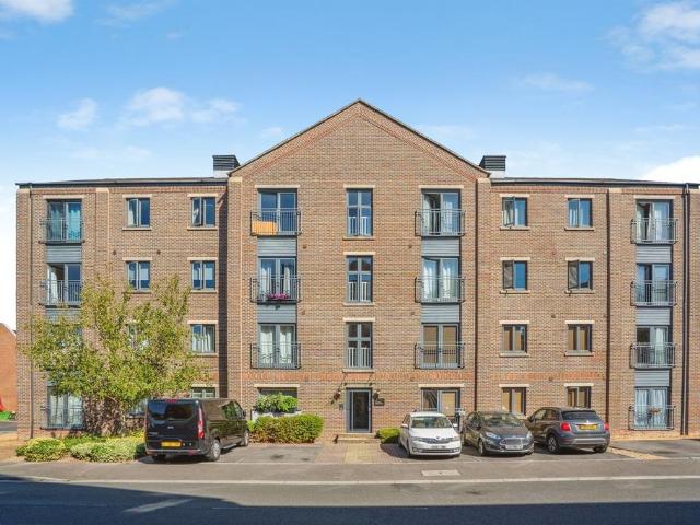 Flat for sale in Priddy's Hard, Middlecroft