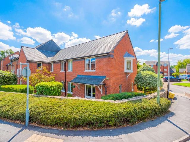 Flat for sale in Oswestry