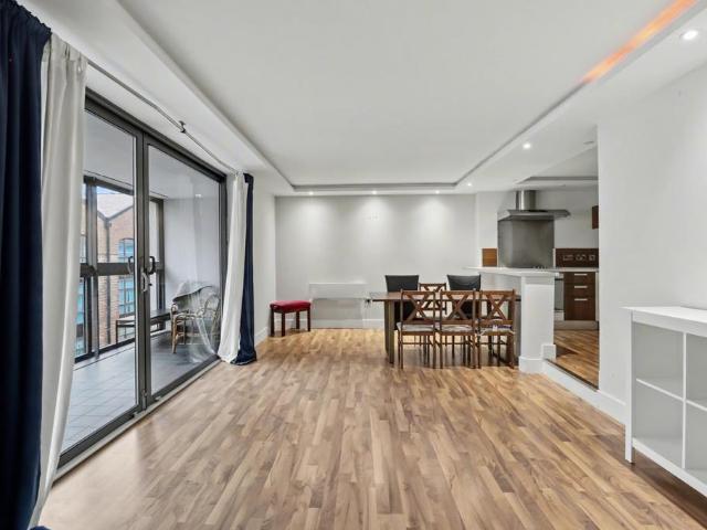 Flat for sale in City Centre, Georgia