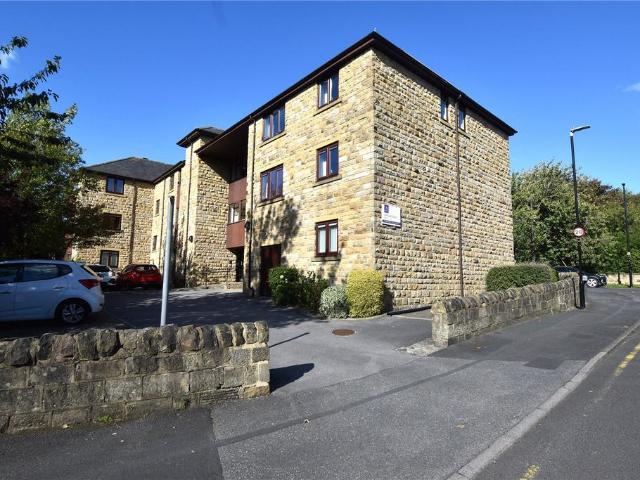 Flat for sale in Shaw Lane, Guiseley