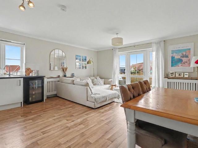 Flat for sale in Blackhills, Surrey
