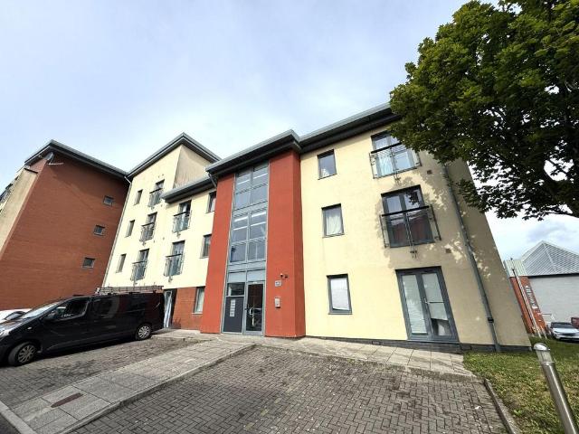 Flat for sale in SA1 Swansea Waterfront, Swansea