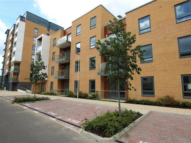Flat for sale in Whitley, Reading