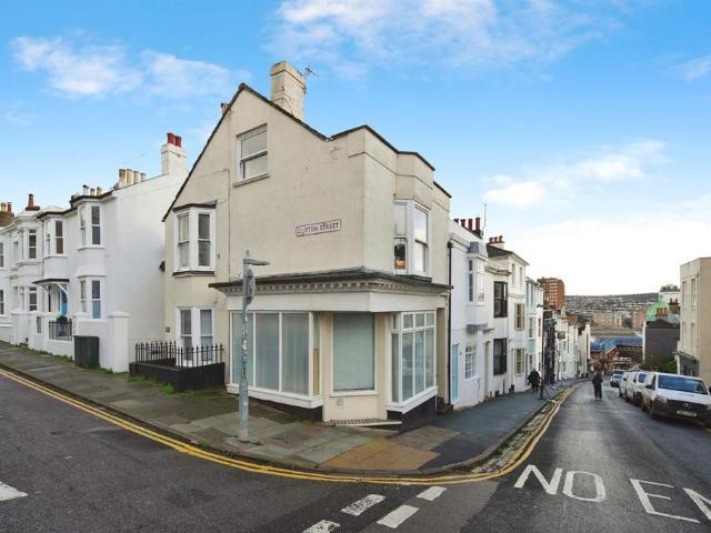 Flat for sale in Round Hill, Brighton & Hove