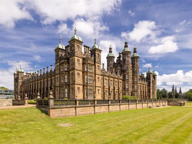 Flat for sale in Murrayfield, Scotland