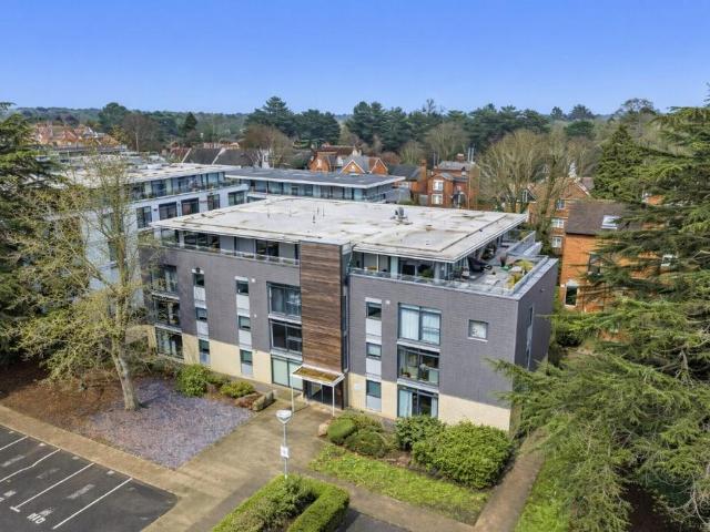 Flat for sale in St Albans, Five Acres