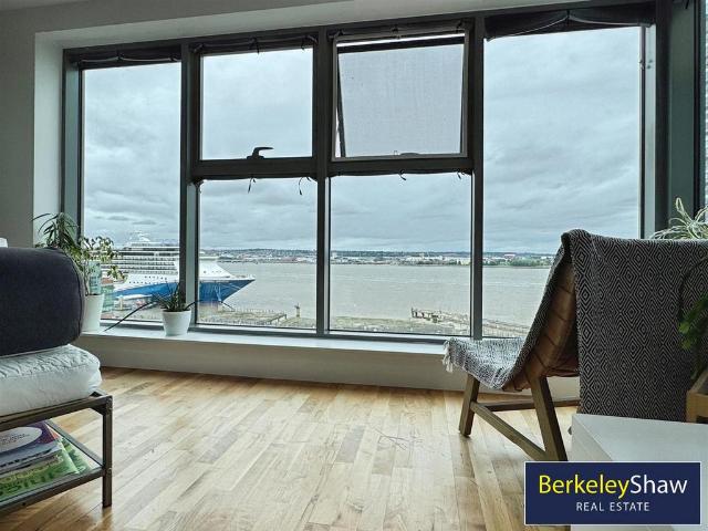 Flat for sale in Calderstones
