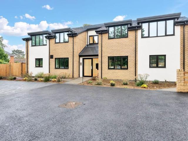 Flat for sale in Stotfold, Bedfordshire