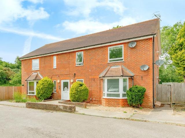 Flat for sale in Whitebushes, Red Hill
