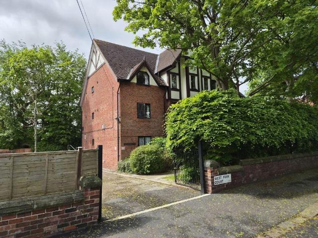 Flat for sale in West Park, West Yorkshire