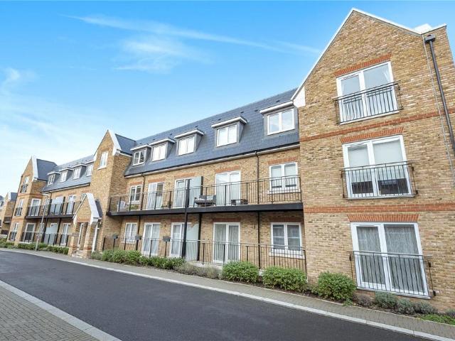 Flat for sale in The Butts, Kent