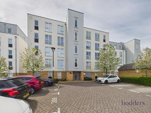 Flat for sale in Bleriot Gate, Runnymede