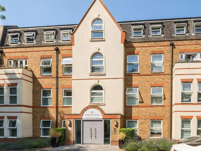 Flat for sale in Greater London
