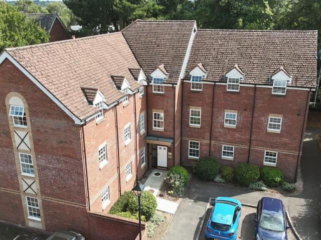 Flat for sale in Enborne, West Berkshire