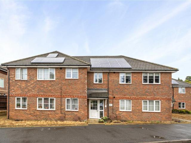 Flat for sale in Chesham, Asheridge