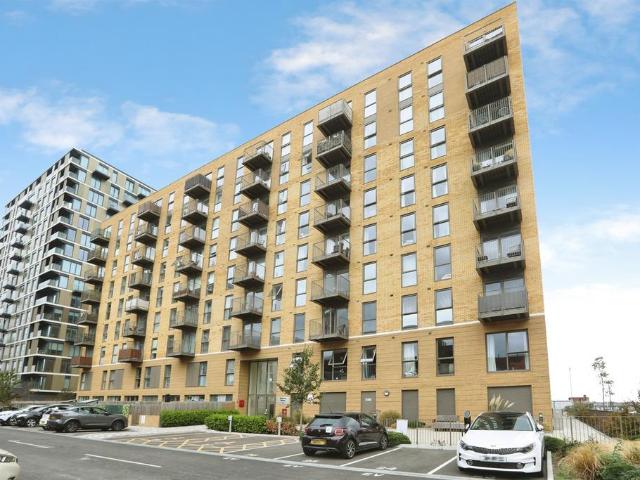 Flat for sale in Chatham Waters, Gillingham