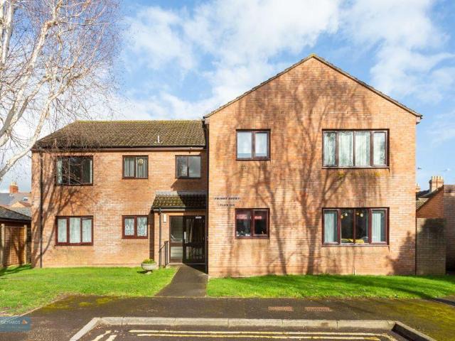 Flat for sale in Firepool, Rumwell