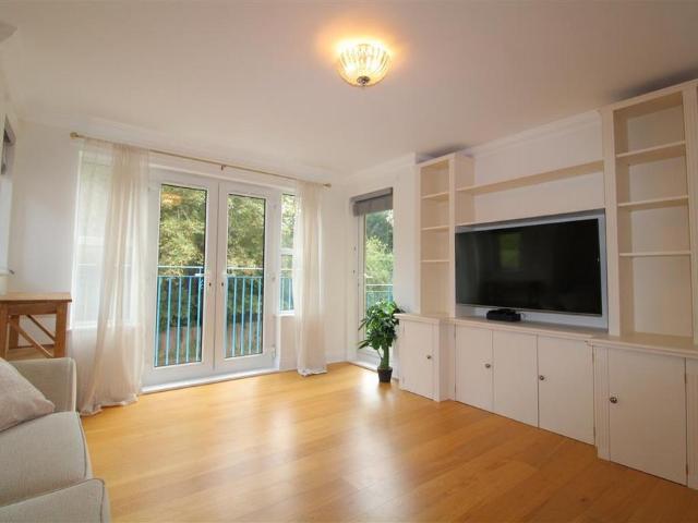 Flat for sale in Maidenhead