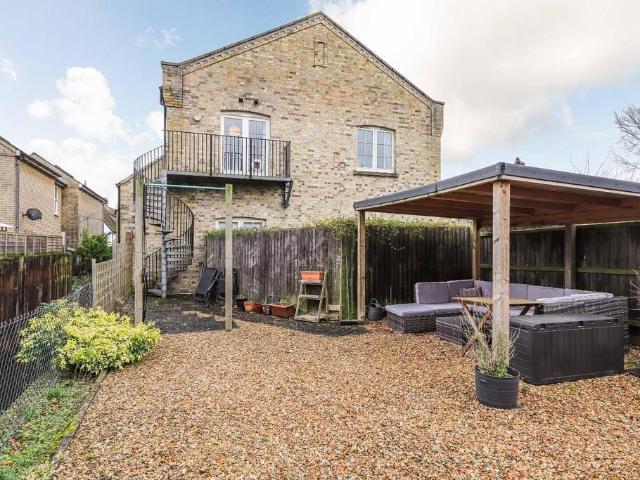 Flat for sale in Arrington, Cambridgeshire