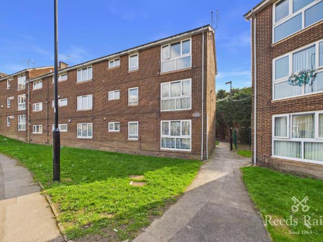 Flat for sale in Firshill Estate, Sheffield