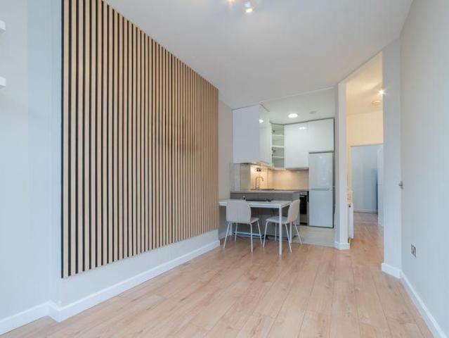 Flat for sale in Maida Vale, Greater London