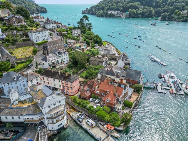 Flat for sale in Strode, Devon