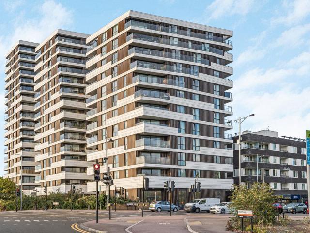 Flat for sale in Motion, Greater London