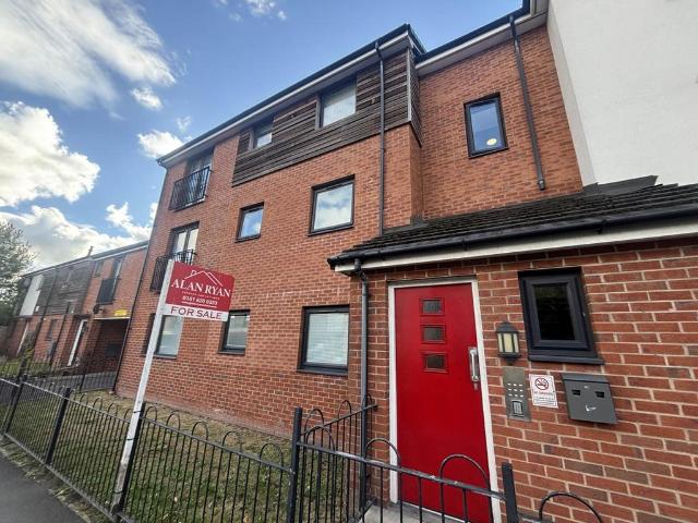 Flat for sale in Cowhill, Pendock