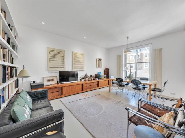 Flat for sale in Maida Vale, Greater London