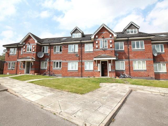 Flat for sale in Appleton, Widnes