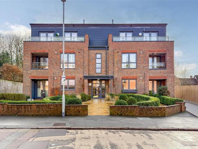Flat for sale in Roundwood, Five Acres