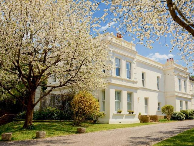 Flat for sale in Wexham Court, Slough