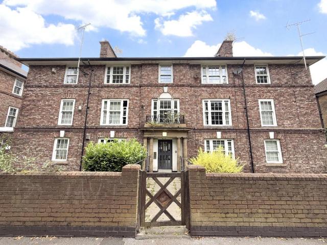 Flat for sale in Stoneycroft, Calderstones
