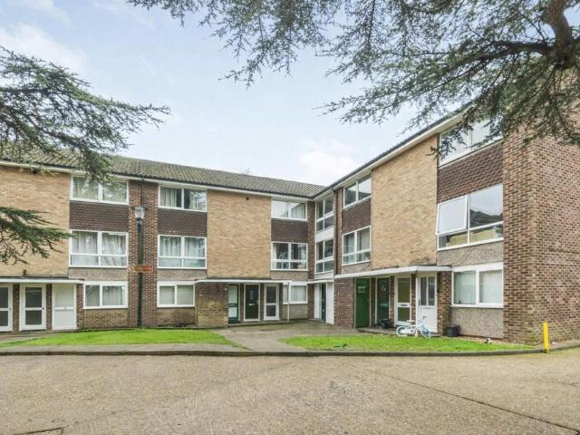 Flat for sale in Whitley, Reading