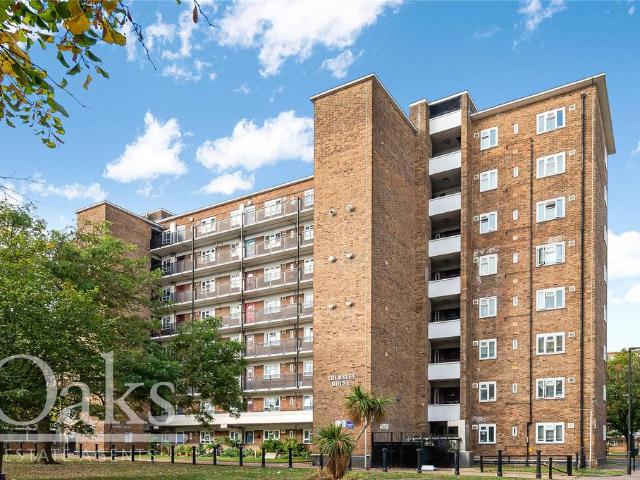 Flat for sale in Roupell Park Estate, Greater London