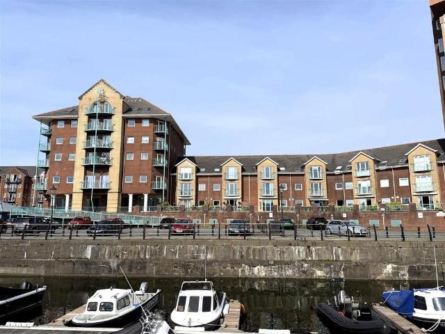 Flat for sale in SA1 Swansea Waterfront, Nangreaves