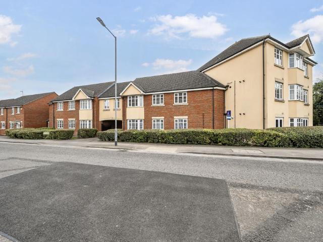 Flat for sale in Beecroft, Dunstable