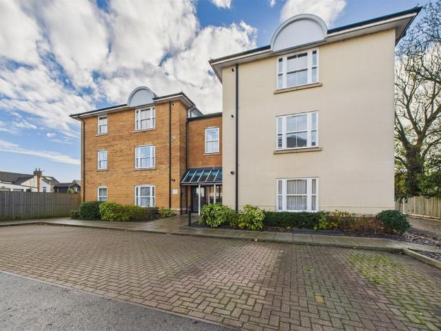 Flat for sale in Upper Dovercourt, Dale Hill